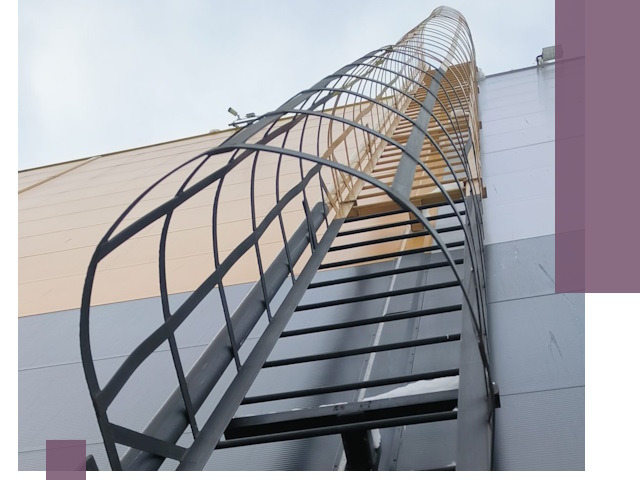 Изготовление и монтаж пожарных лестниц в Холмске профессионально