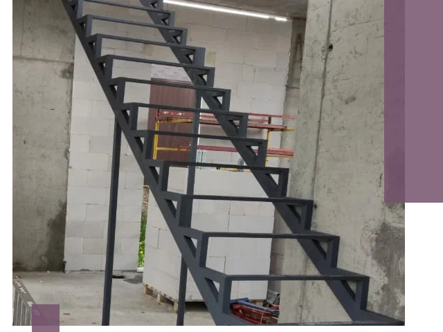 Демонтаж металлических лестниц в Холмске быстро и безопасно