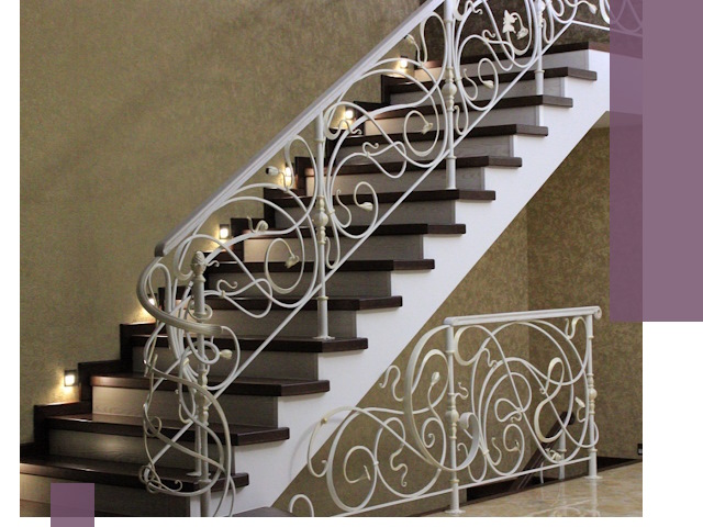 Кованые лестницы под ключ в Холмске — изготовление и монтаж
