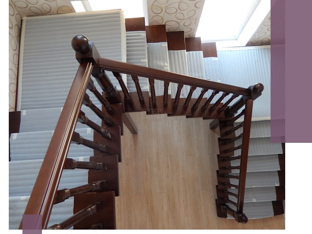 П-образные лестницы под ключ в Холмске — изготовление и монтаж