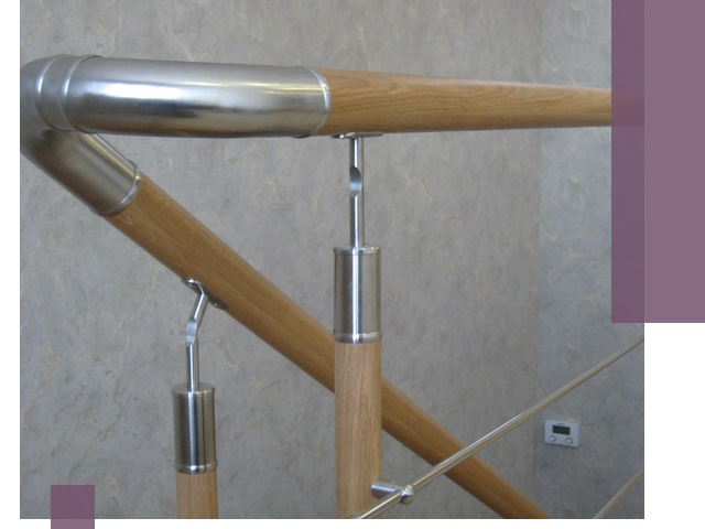 Комбинированные перила на заказ в Холмске — монтаж и производство