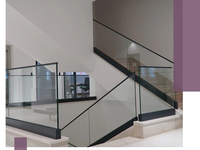 Стеклянные перила премиум-класса с установкой в Холмске