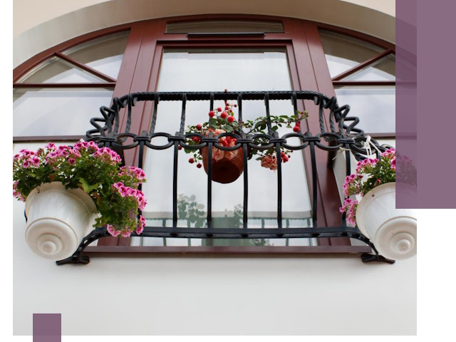 Изготовление и монтаж французских балконов в Холмске