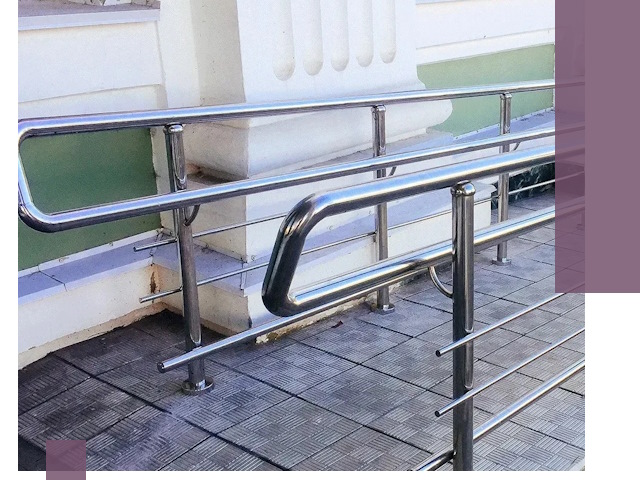 Ограждения пандусов из металла и нержавейки в Холмске