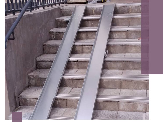 Демонтаж откидных пандусов профессионально в Холмске