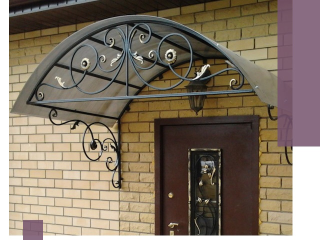 Изготовление козырьков из металла под ключ в Холмске