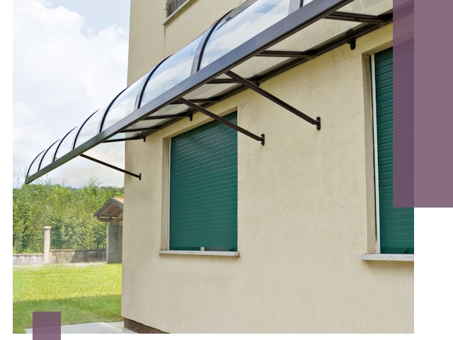 Козырьки над окнами в Холмске — изготовление и монтаж по выгоде