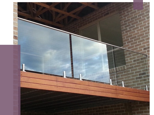 Стеклянные парапеты на крыше и террасе в Холмске от 11555 руб. | ПРОЛЁТ-Хлм