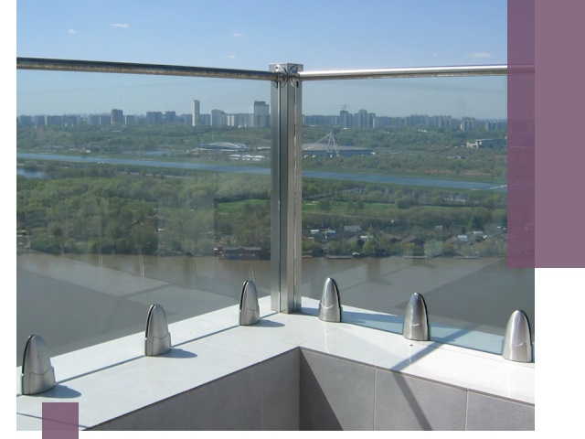 Стеклянные парапеты премиум класса в Холмске для домов и бизнесов