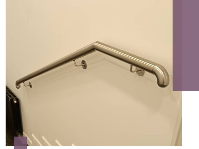 Изготовление пристенных поручней в Холмске под ключ за сроки